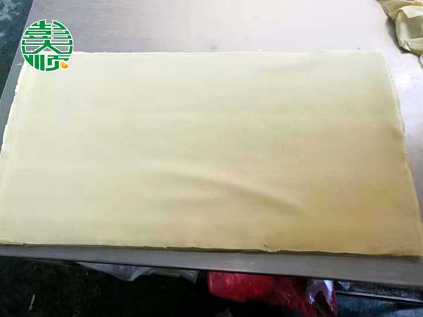 漯河客戶在技術(shù)指導下做出的豆腐皮