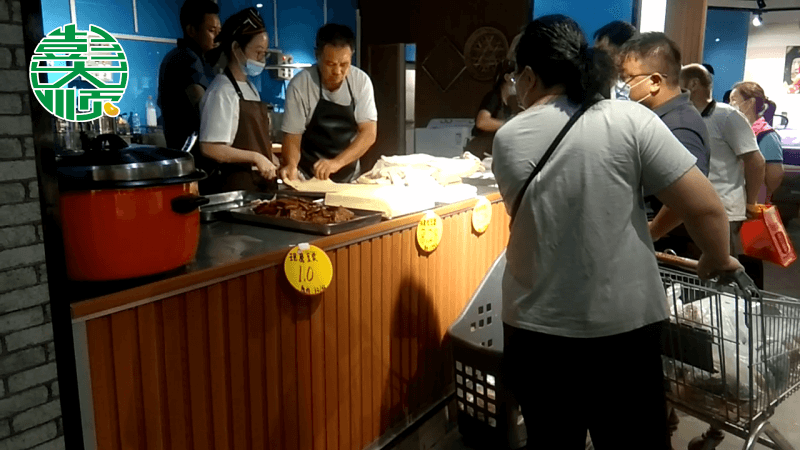 現(xiàn)磨豆腐坊鄭州祭城店銷(xiāo)售現(xiàn)場(chǎng)